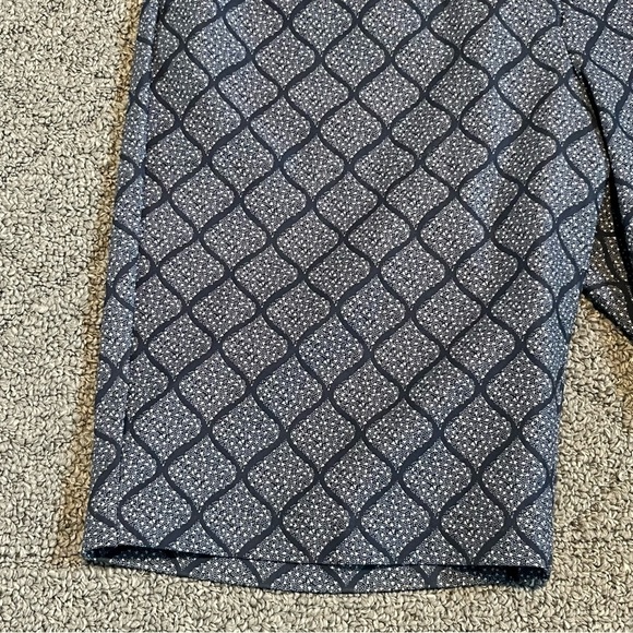 Peter Millar Shorts Womens 10 Blue Bermuda Wicking Golf Stretch 9” Inseam - Picture 6 of 10